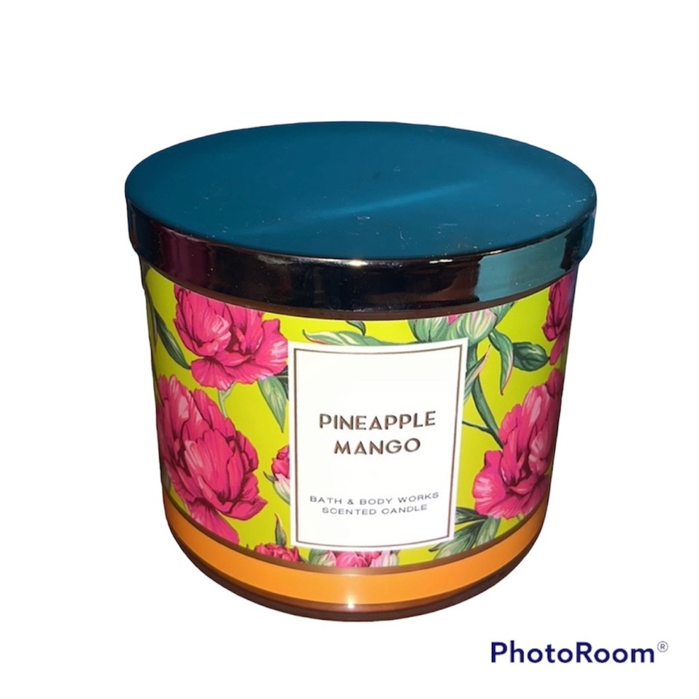 Bath & Body Works Kiwi Passionfruit Large 3 Wick 14.5 oz Candle